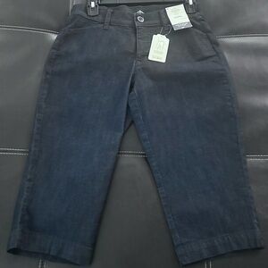 St John's Bay NWT $37 Stretchy Denim Capri Size 2P 29"X 17"